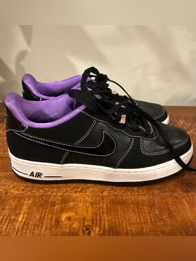 Nike Air Force 1 Low LV8 Black / Purple Sneakers US Size 6.5Y